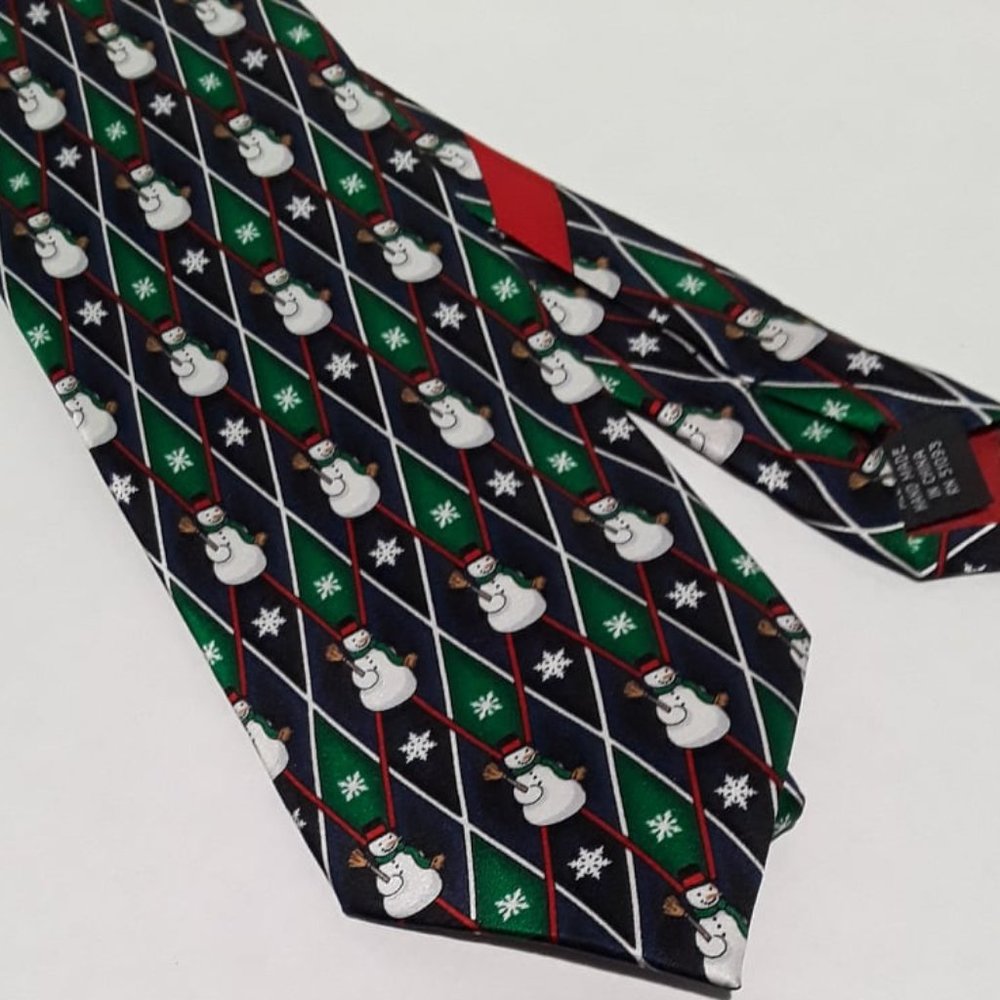 HOLIDAY TRADITIONS BY HALLMARK SILK NECKTIE CLASSIC SNOWMAN PATTERN